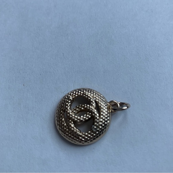 Quilted CC Zipper Pull - Picture 3 of 3